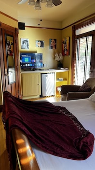 City Room, 1 Queen Bed