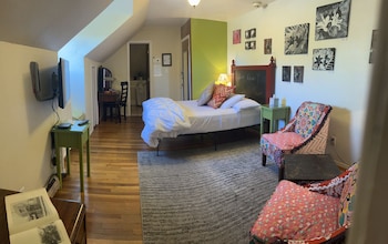 Comfort Room, 1 Queen Bed