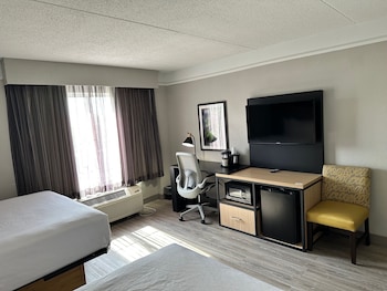 Deluxe Room, 2 Queen Beds, Non Smoking