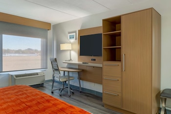 Standard Room, 2 Queen Beds, Non Smoking, Refrigerator & Microwave