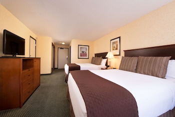 Premium Room, 2 Queen Beds, Courtyard Area