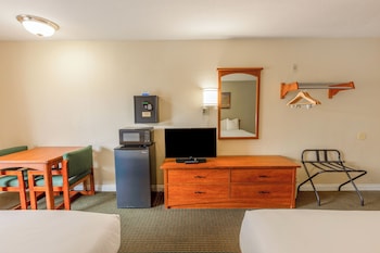 Room, 2 Queen Beds, Smoking