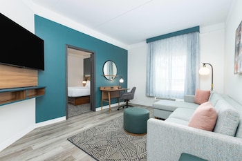 Suite, 1 King Bed, Non Smoking