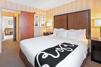 Suite, 1 King Bed, Non Smoking