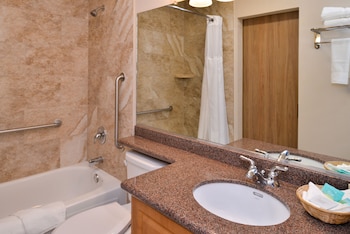 Suite, 1 King Bed with Sofa bed, Non Smoking