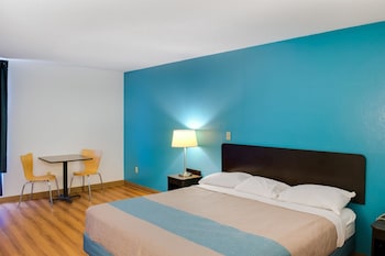 Standard Room, 1 King Bed, Non Smoking