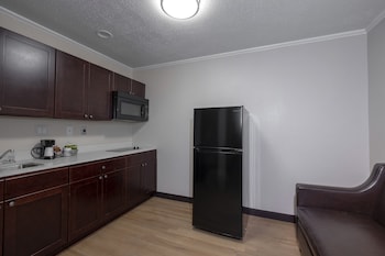 Deluxe Room, 1 King Bed, Non Smoking, Kitchen