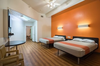 Standard Suite, Multiple Beds, Non Smoking