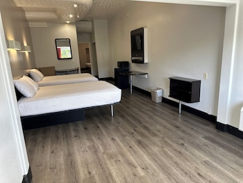 Standard Room, 2 Queen Beds, Mobility Accessible, Non Smoking