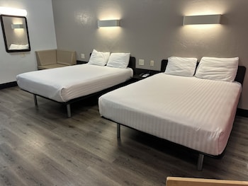 Standard Room, 2 Queen Beds, Mobility Accessible, Non Smoking