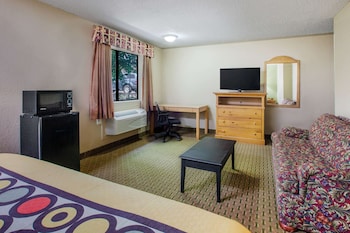 Studio Suite, 1 Queen Bed, Non Smoking