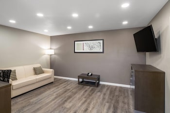 Suite, 1 Bedroom, Non Smoking (1 Queen Bed)
