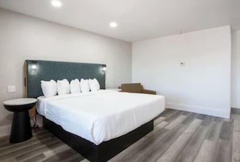 Room, 1 King Bed, Non Smoking