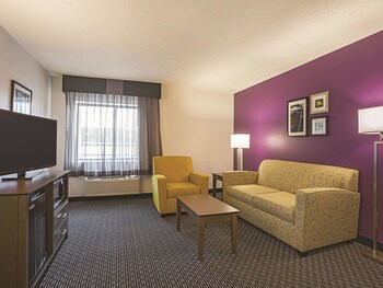 Suite, 1 King Bed, Non Smoking