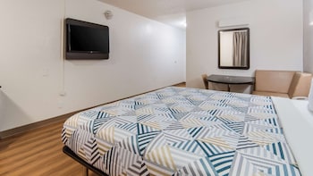 Standard Room, 1 King Bed, Non Smoking