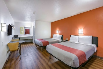 Deluxe Room, 1 Queen Bed, Non Smoking, Kitchenette