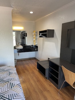 Standard Room, 2 Queen Beds, Non Smoking