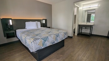 Deluxe Room, 1 Queen Bed, Non Smoking