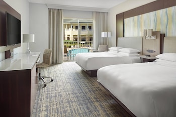 Superior Room, 2 Queen Beds, Pool View
