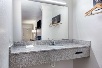 Deluxe Room, 2 Double Beds, Non Smoking, Refrigerator & Microwave
