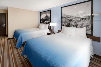 Room, 2 Queen Beds, Non Smoking, Ground Floor (First Floor)