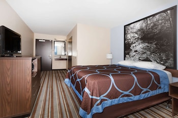 Room, 1 Queen Bed, Non Smoking, Ground Floor (First Floor)