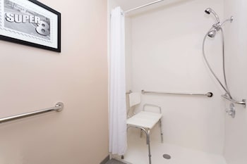 Room, 1 Queen Bed, Accessible, Non Smoking (First Floor)
