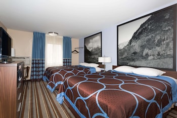 Room, 2 Queen Beds, Non Smoking, Ground Floor (First Floor)