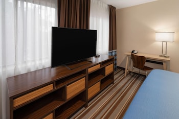 Studio Suite, 1 King Bed, Non Smoking (Second Floor)