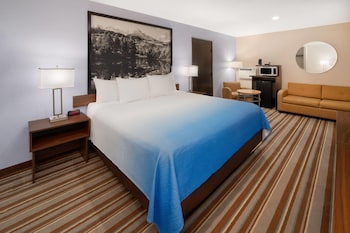 Studio Suite, 1 King Bed, Non Smoking (Second Floor)
