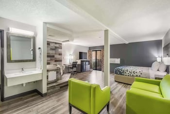 Room, 1 King Bed, Jetted Tub