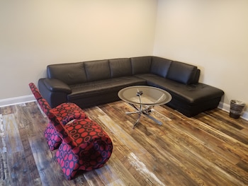 Room, 1 King Bed, Non Smoking (One-Bedroom, Efficiency)