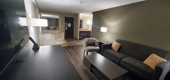 Suite, 1 Bedroom, Non Smoking (1 King Bed)