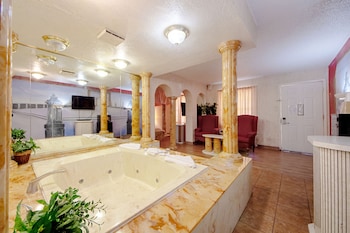 Romantic Suite, 1 King Bed, Non Smoking, Hot Tub