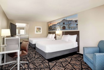 Room, 2 Queen Beds, Accessible, Non Smoking (Roll-In Shower)