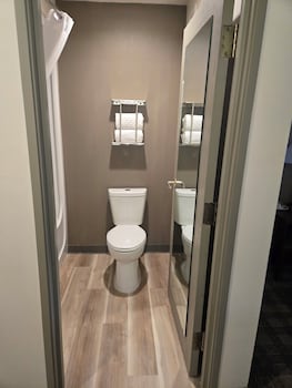 Suite, 1 Queen Bed, Non Smoking (with Sofabed)
