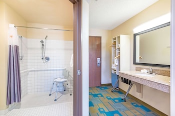 Room, 1 Double Bed, Accessible, Non Smoking (Mobility/Hearing Impaired Accessible)