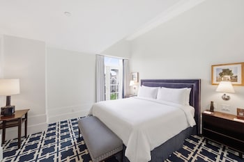 Deluxe Suite, 1 King Bed