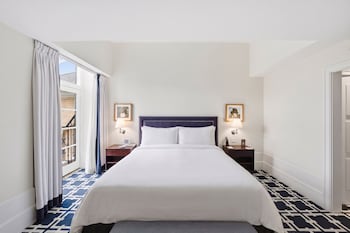 Deluxe Suite, 1 King Bed