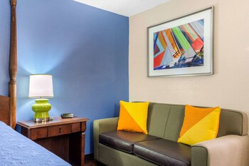 Standard Room, 1 King Bed, Smoking