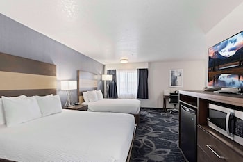 Standard Room, Multiple Beds, Non Smoking, Refrigerator & Microwave