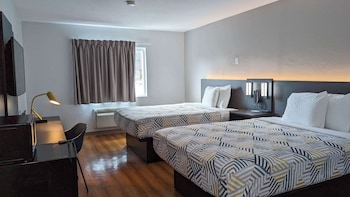 Deluxe Room, 2 Queen Beds, Non Smoking, Refrigerator & Microwave