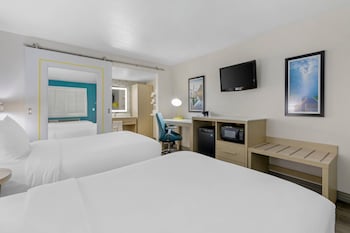 Standard Room, 2 Double Beds, Non Smoking