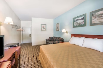 Standard Room, 1 King Bed