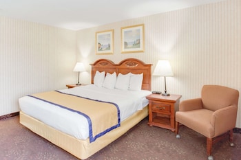 Standard Room, 1 Queen Bed, Accessible