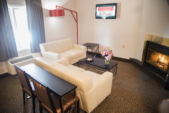 Champagne Tower Suite