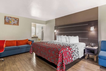 Suite, 1 King Bed, Accessible, Non Smoking