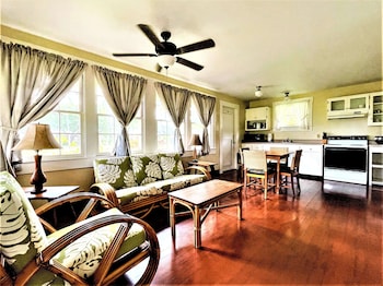 Coast Cottage, 1 Bedroom, Ocean View (King or Queen)