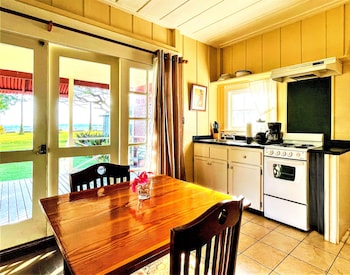Coast Cottage, 1 Bedroom, Oceanfront (King or Queen)