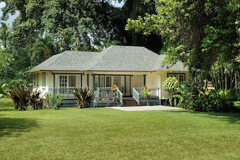 Coast Cottage, 2 Bedroom, Oceanfront (King + Queen or King + 2 Twins)